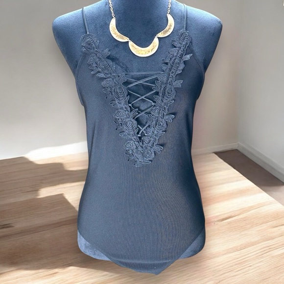 Express Black Ribbed Deep V Corset Laced Front Bodysuit Size Medium Crochet Sexy - Picture 1 of 8